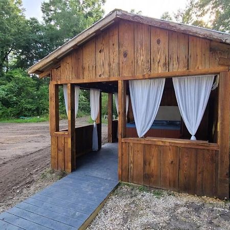 Farm House Stay With Soaking Tub And Hot Tub Barn Hammond Exterior photo